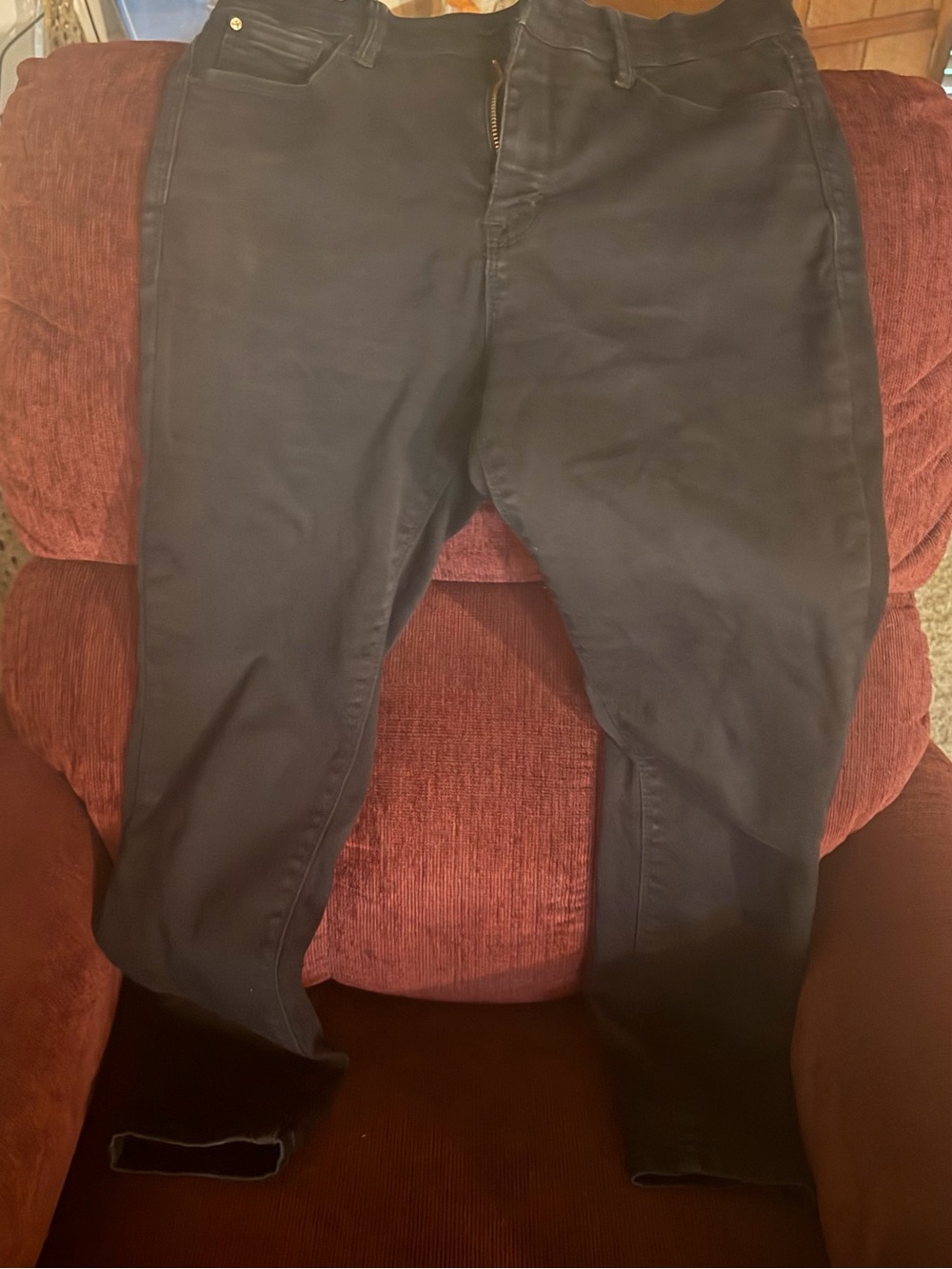 Women’s Black Stretch Jeans with comfort waste.